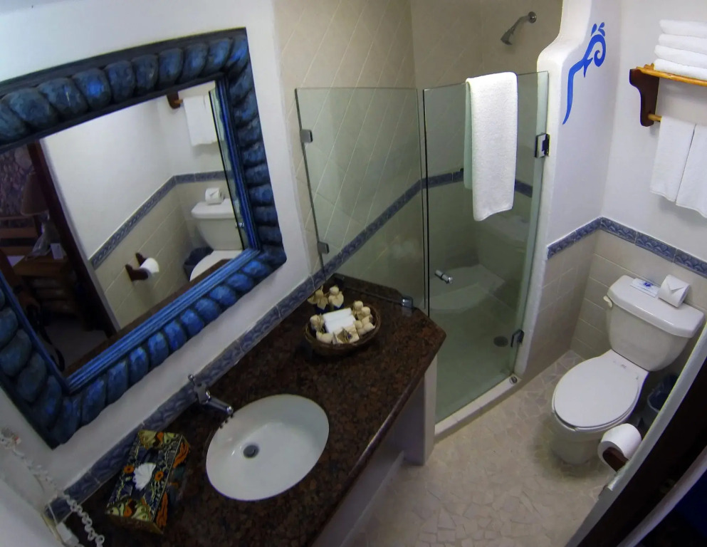 Casa del Mar Cozumel Hotel & Dive Resort with free access to an exclusive beach club