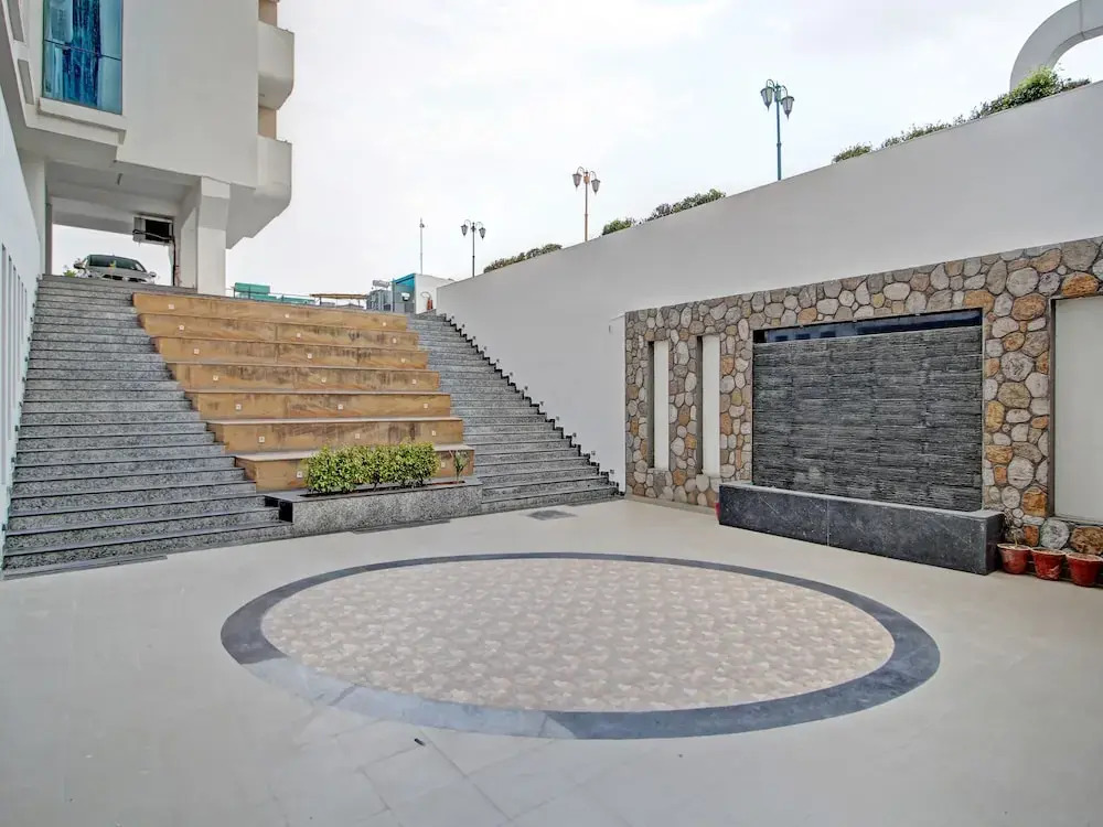Urbanite by OYO Rooms
