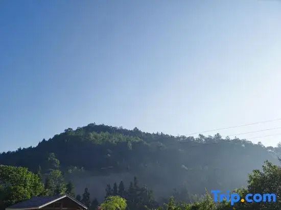 Xiannüshan Zhoujia Brothers Village