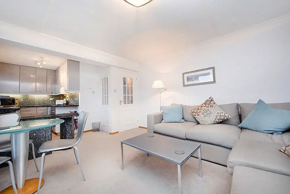 One Bedroom Apartment With Great Views Close to Covent Garden