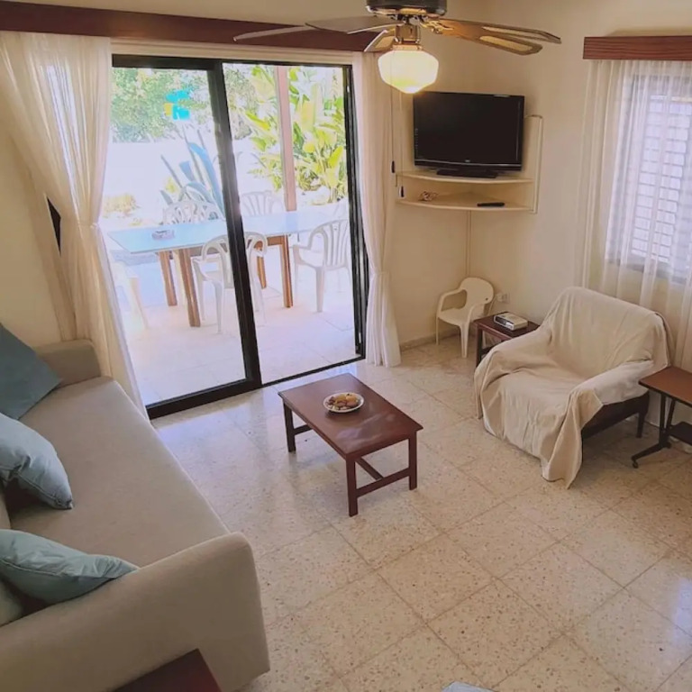 52 MEN - Sea Gem Apartment