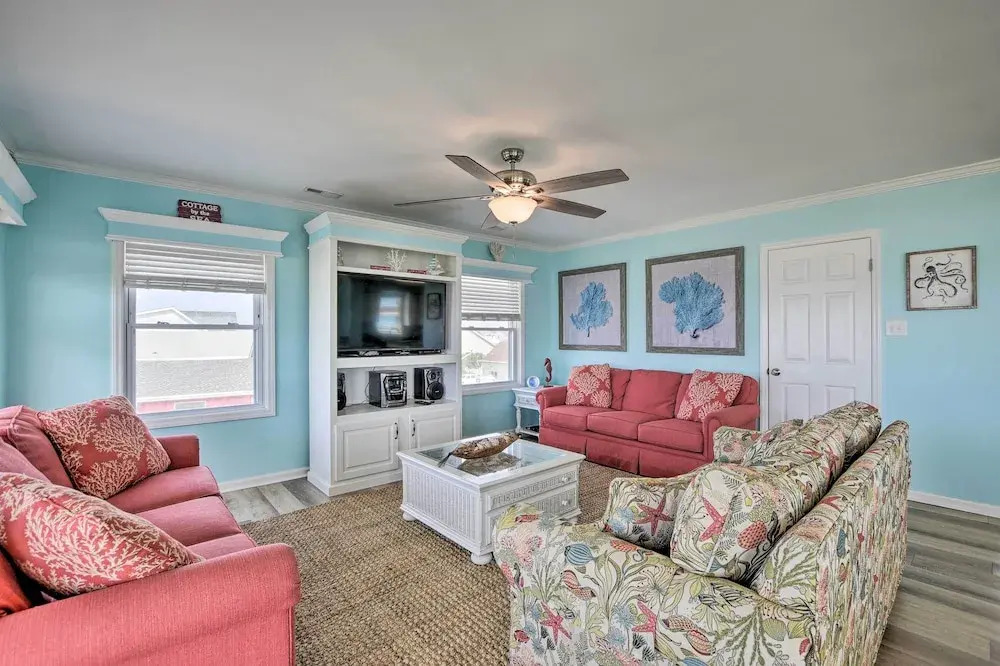 Large-group Getaway - Beachfront Home w/ Pool!