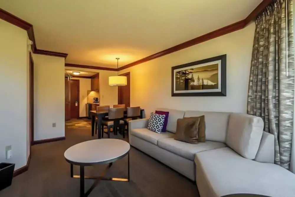 Sweeping Views & Access to Slopes: Everline Condo