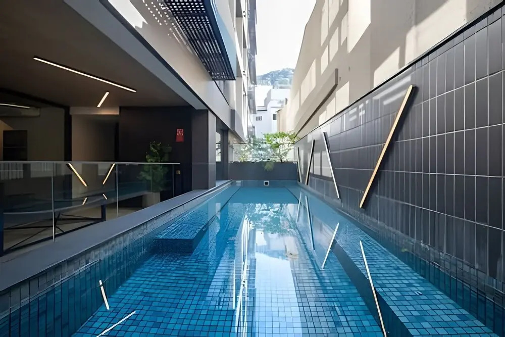 Gávea | 1 quarto, vista Cristo, prédio com infra - por Casapē Rio