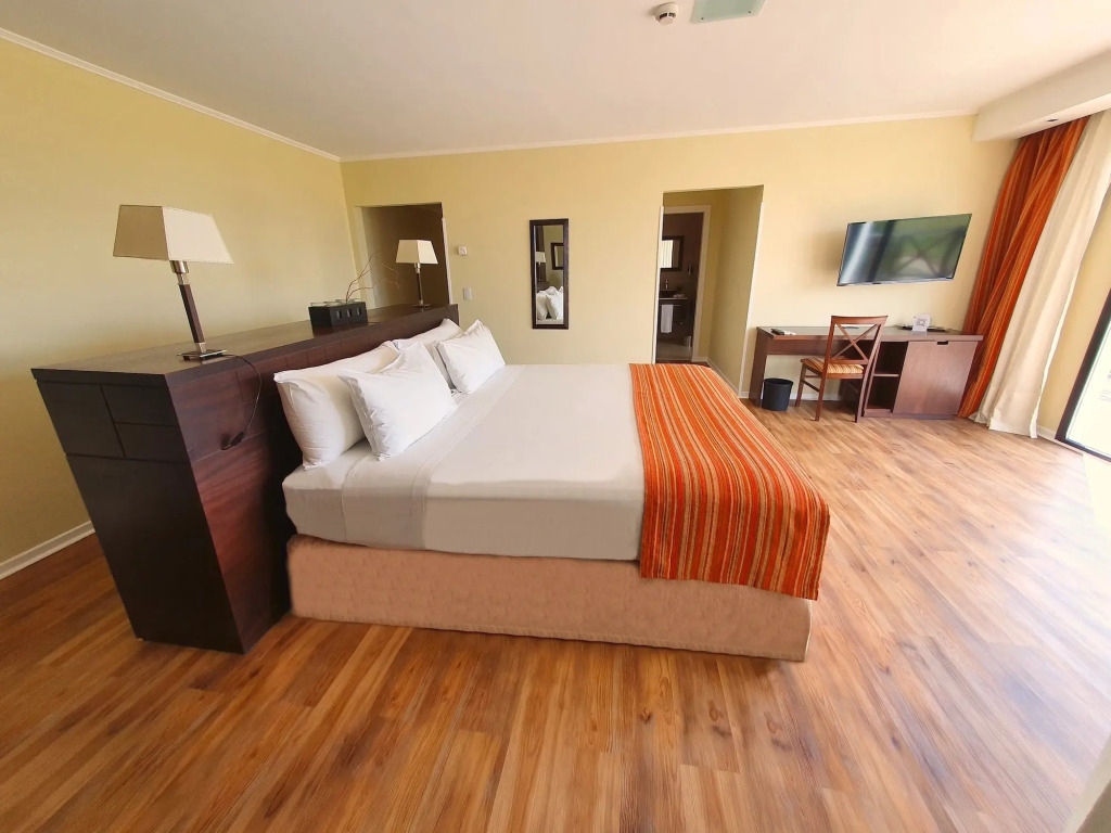Xelena Hotel & Suites