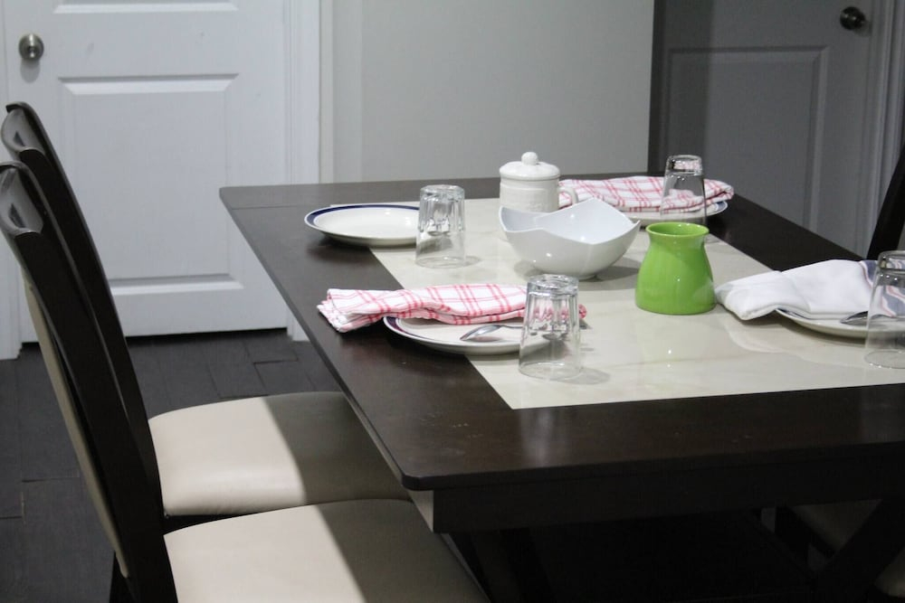 Cozy 2-bedroom House Rental in Brampton's Mount Pleasant