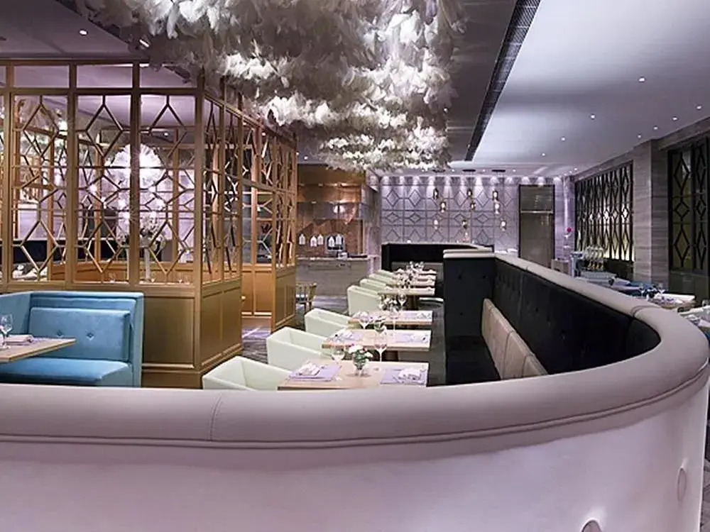 Cineaste Garden Hotel