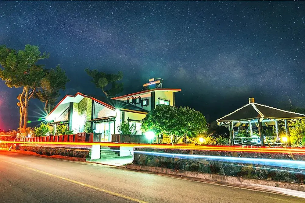 Seogwipo White Castle Pension