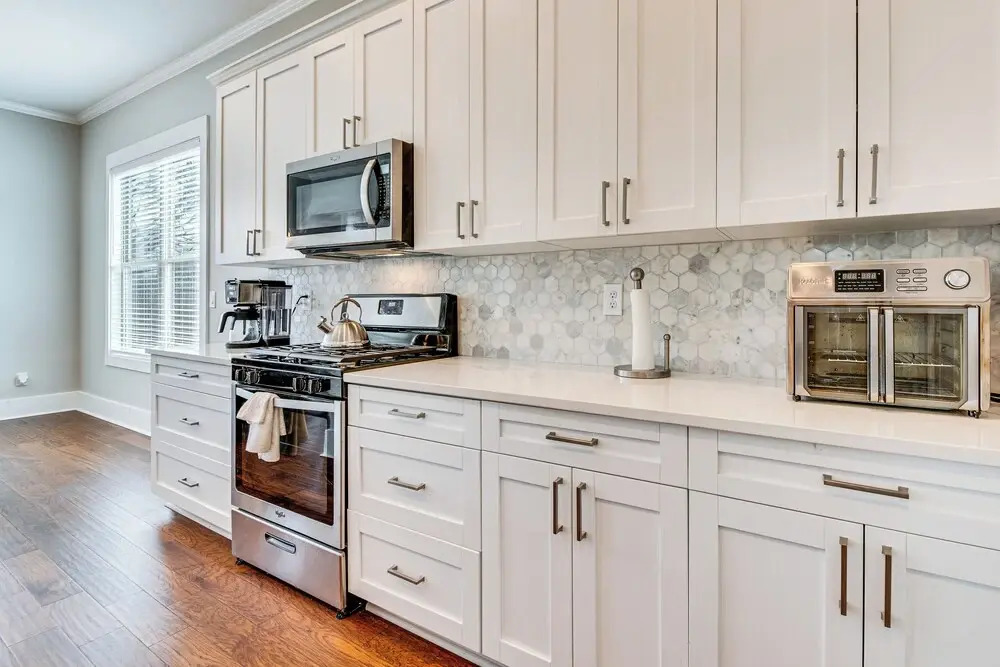 6 Mi to Downtown Atlanta: Spacious Home w/ Yard