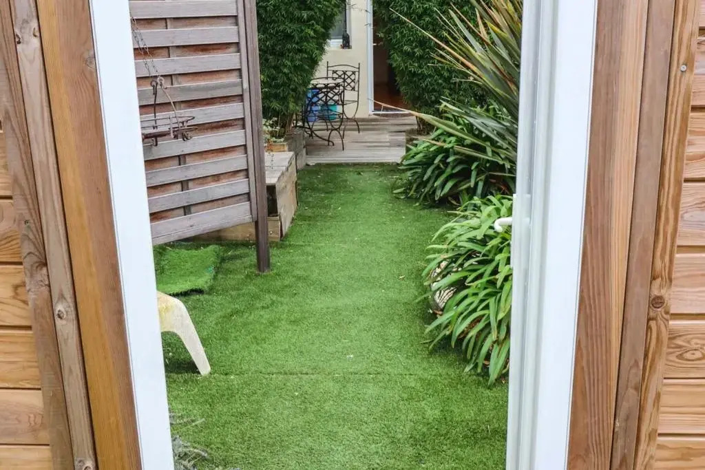 Air-Conditioned Townhouse With 2 Bedrooms Furnished Terrace & Garden