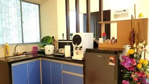 Leezahomestay