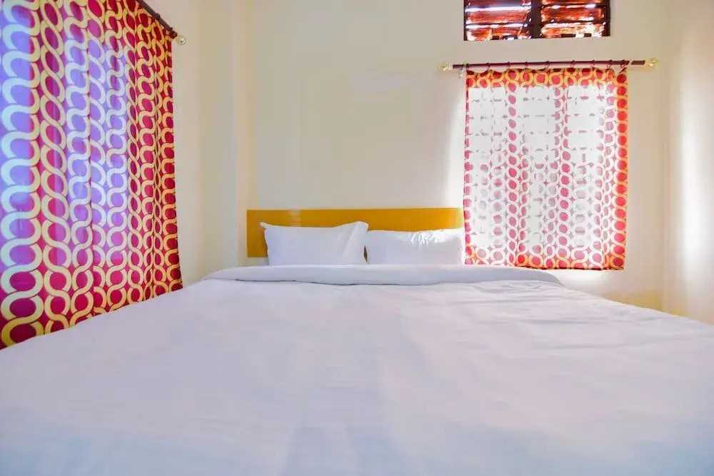 Spot On 30735 Madina Guest House