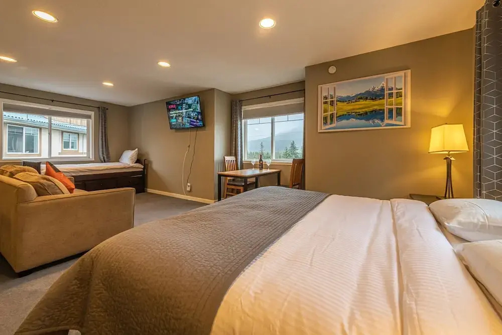 Banff Boundary Lodge-Mountain View Condo