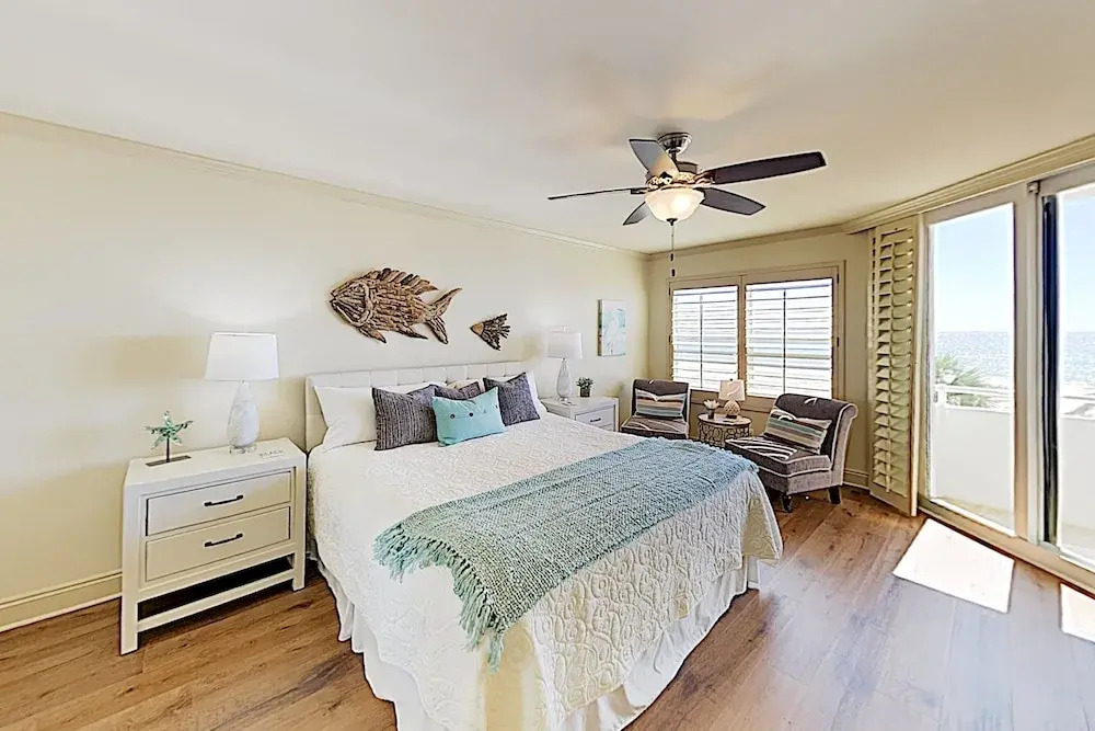New Listing! Gulf-front Getaway W/ Pools & Hot Tub 2 Bedroom Condo