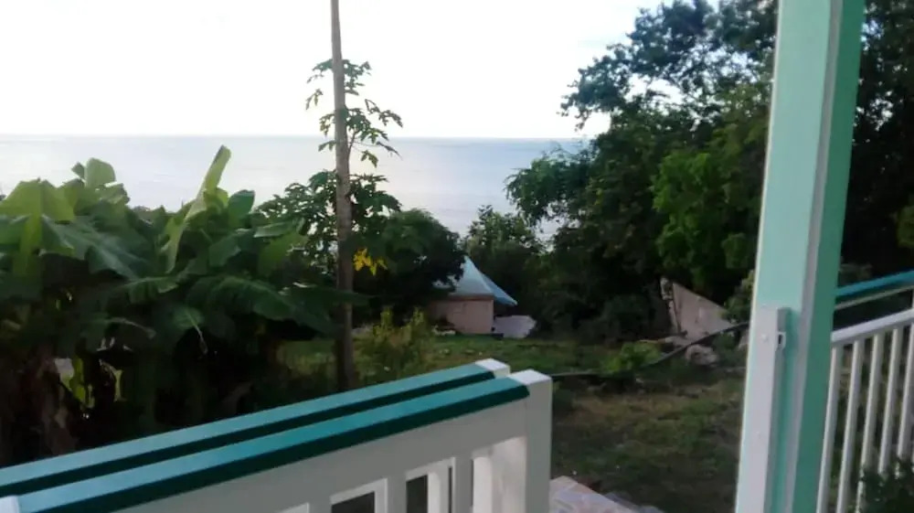 House With 2 Bedrooms in Deshaies, With Wonderful sea View and Terrace - 500 m From the Beach