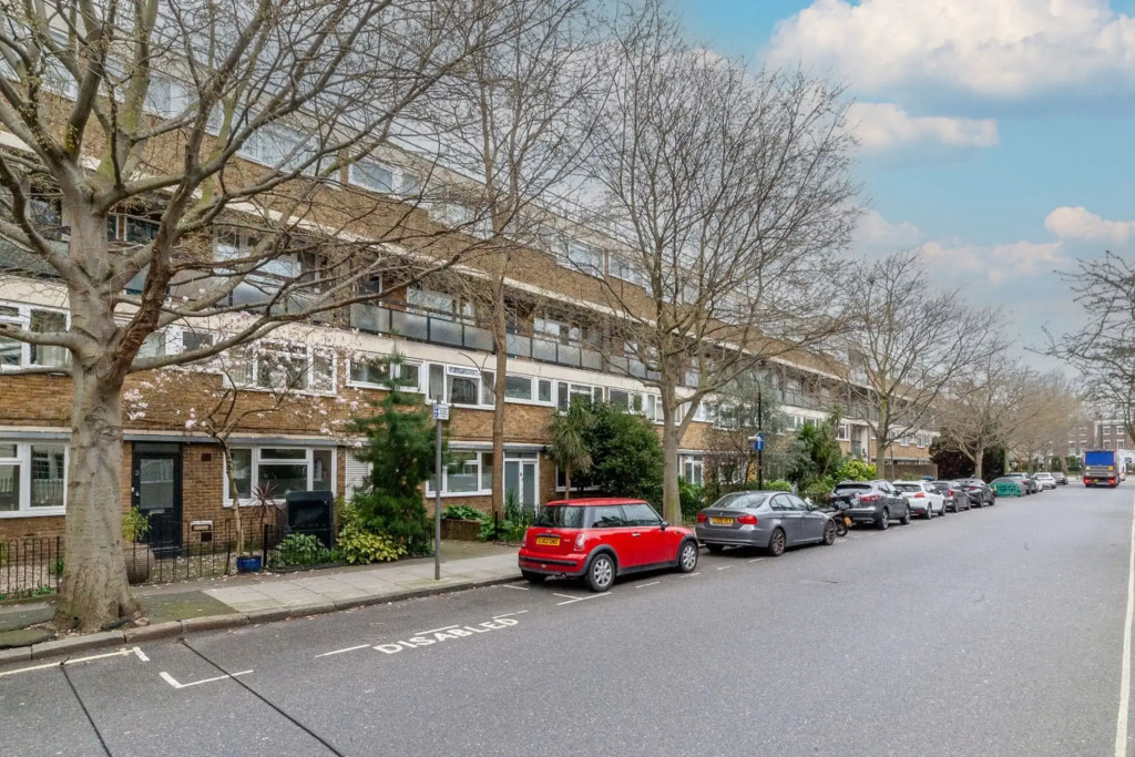 Excellent 3-bed Flat In Elephant Castle
