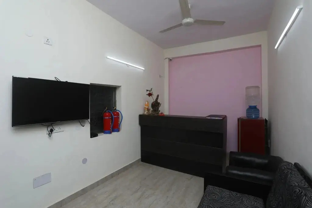 Oyo 19999 D M Residency