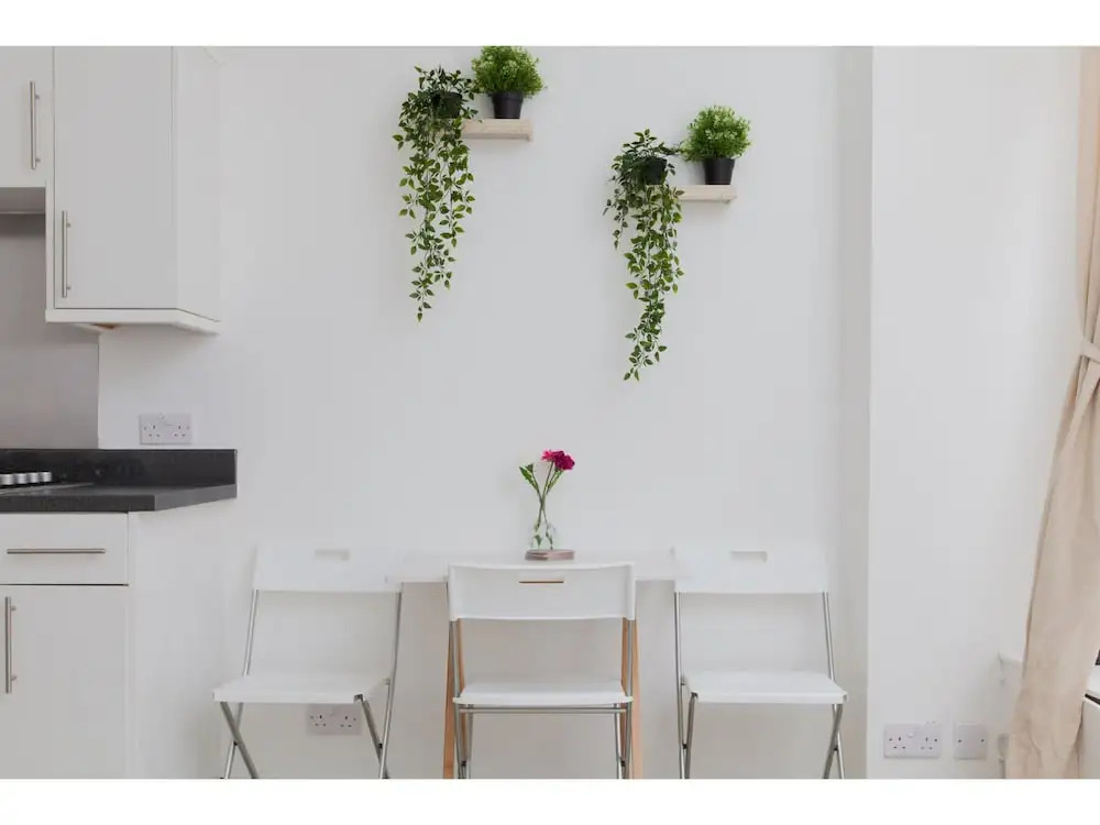 Bright 1BR Main Door, Festival, Apartment for 3