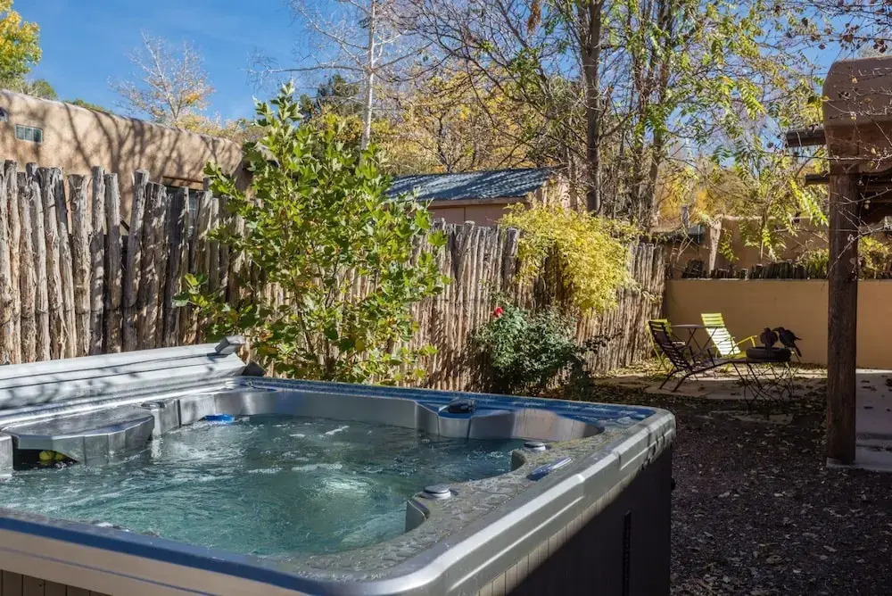 Casa Contenta - Charming East Side Family Home With Hot Tub, Walk to Canyon Rd