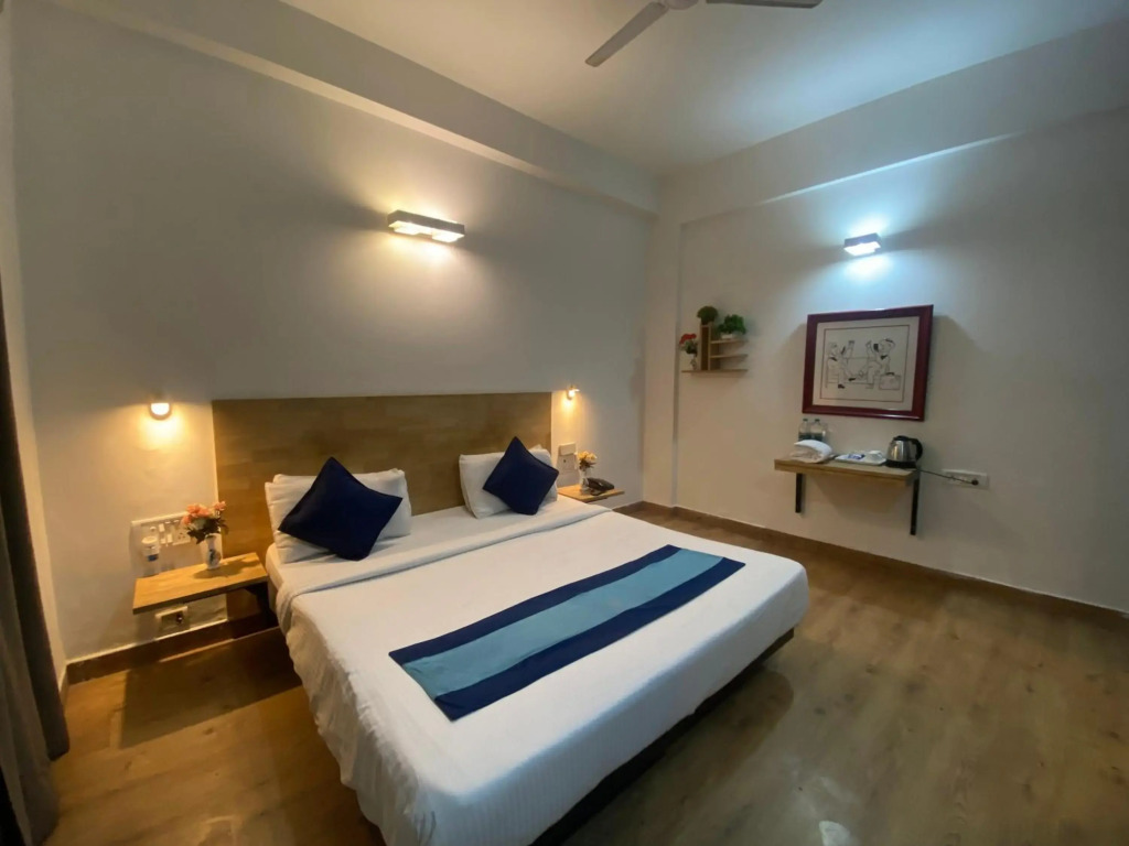 Hotel Diamond Stays Sector 51 Noida