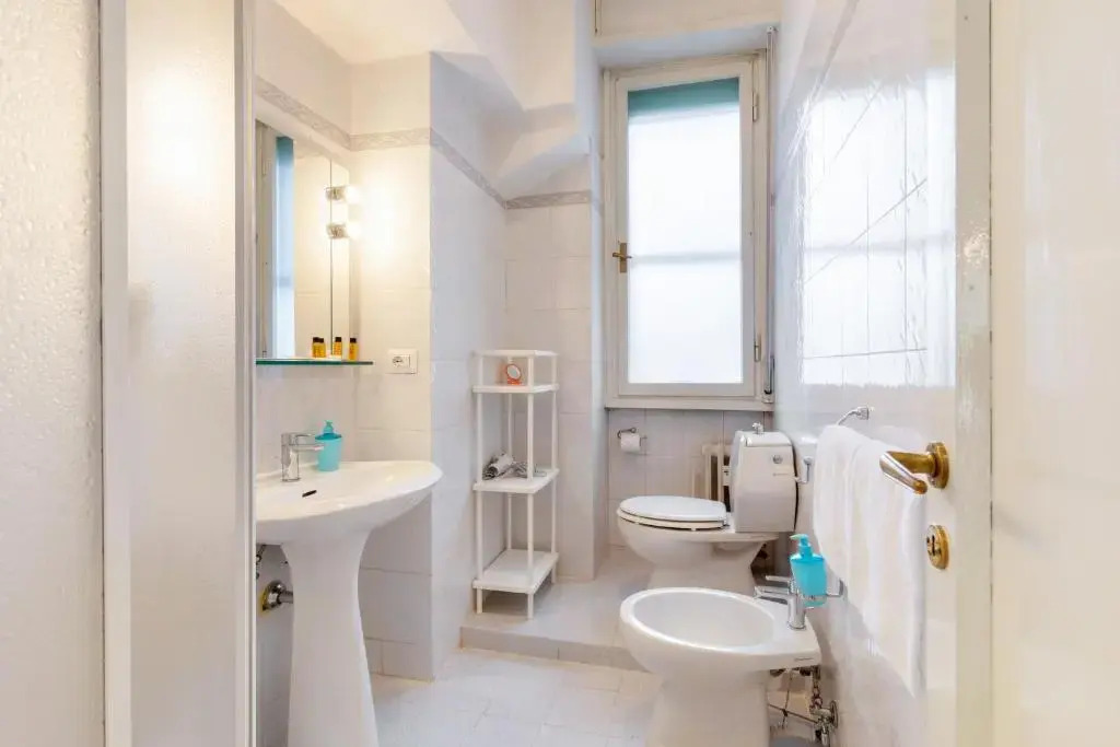 Guesthost - Il Salotto Blu - Appartamento Con Parcheggio