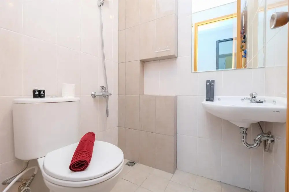 Comfort And Modern 2Br At Royal Heights Apartment