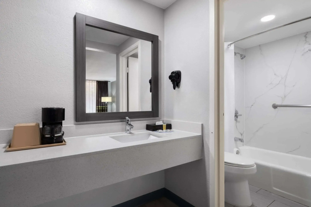 Super 8 by Wyndham Longview/North