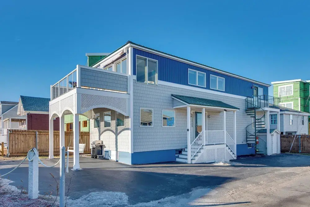 Wells Beach House w/ Ocean-view Deck