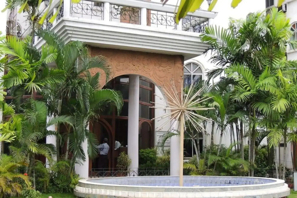 Hotel East Palace