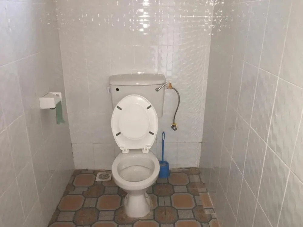 Famko Hotel - Sleeps 24 - Parking - Garden