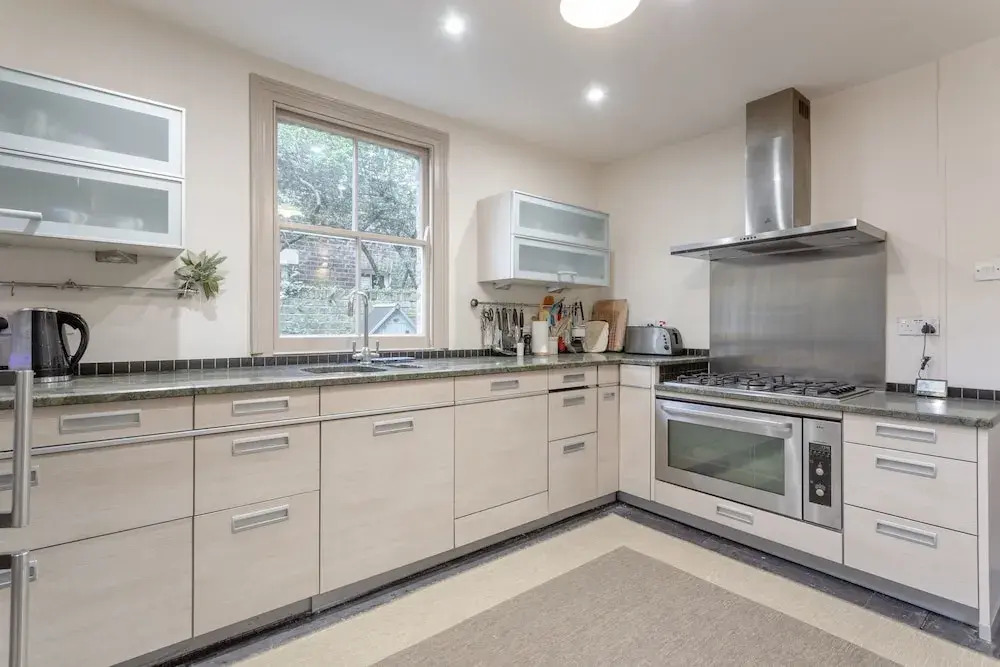 Cosy Brixton House With Great Transport Links