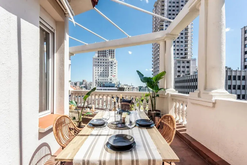 Kasai - 2 Bedrooms and Terrace in Malasa a