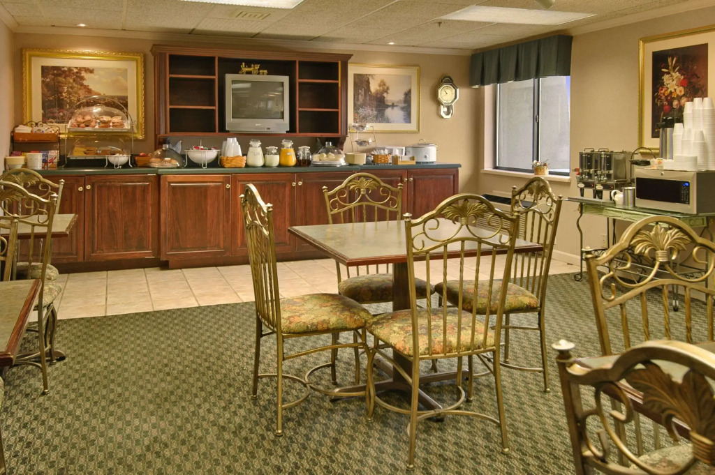 Baymont by Wyndham Battle Creek/I-94