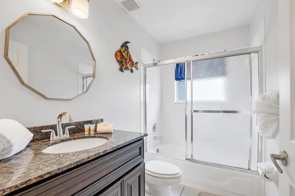 Huge and Modern Home, Only 12 Miles From Disney! #6wr338