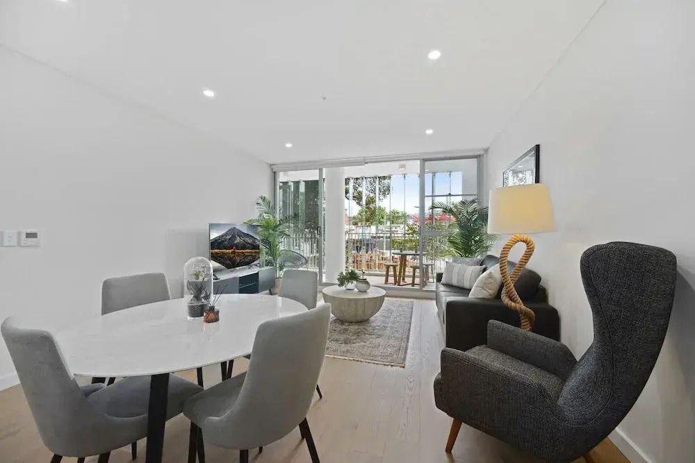 Ultra Modern Luxurious home in Tranquil Sydney