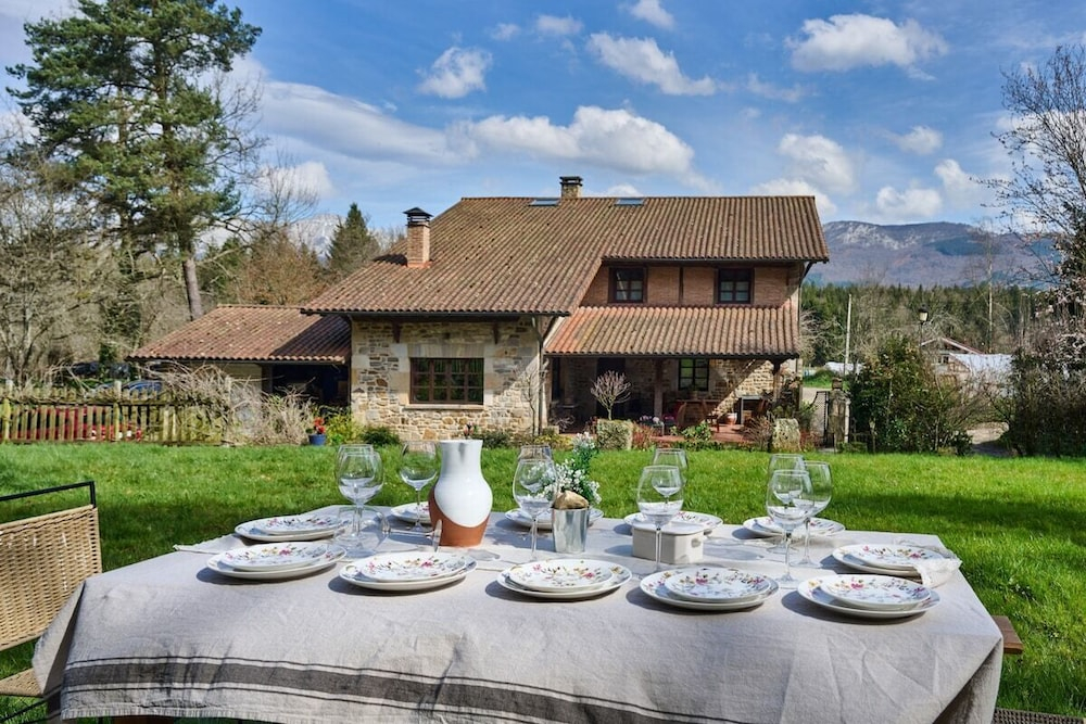 The Basque Experience by Fidalsa