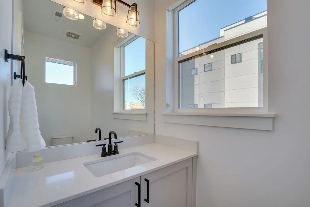 Modern Downtown Provo Townhome w/ Balcony!