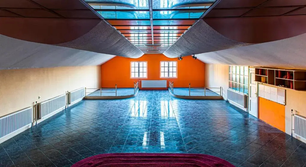 KOMPLEX -Rendezvénytermek-Panzió-Apartman-Irodák