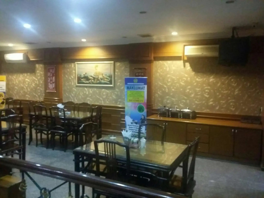 Golden Hotel
