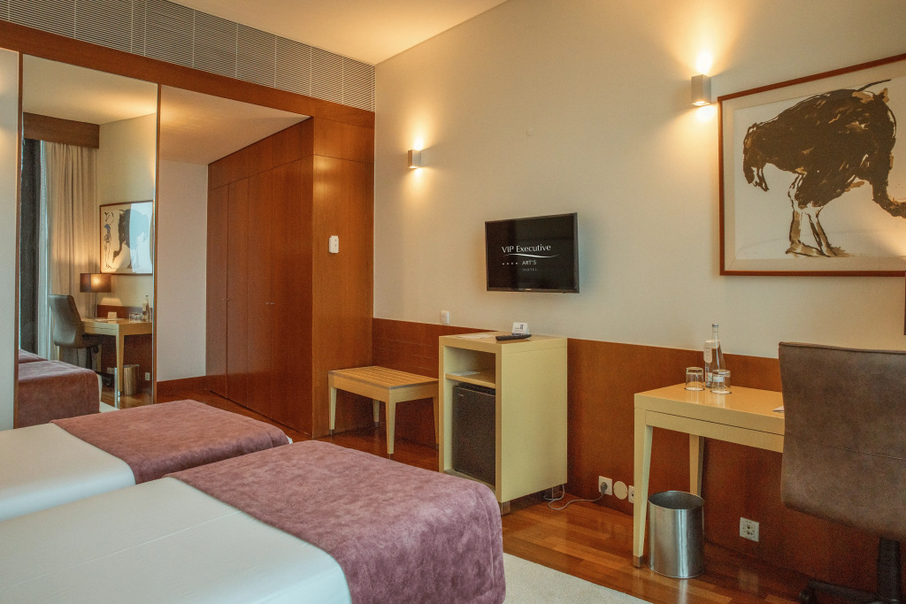 VIP Executive Arts Hotel