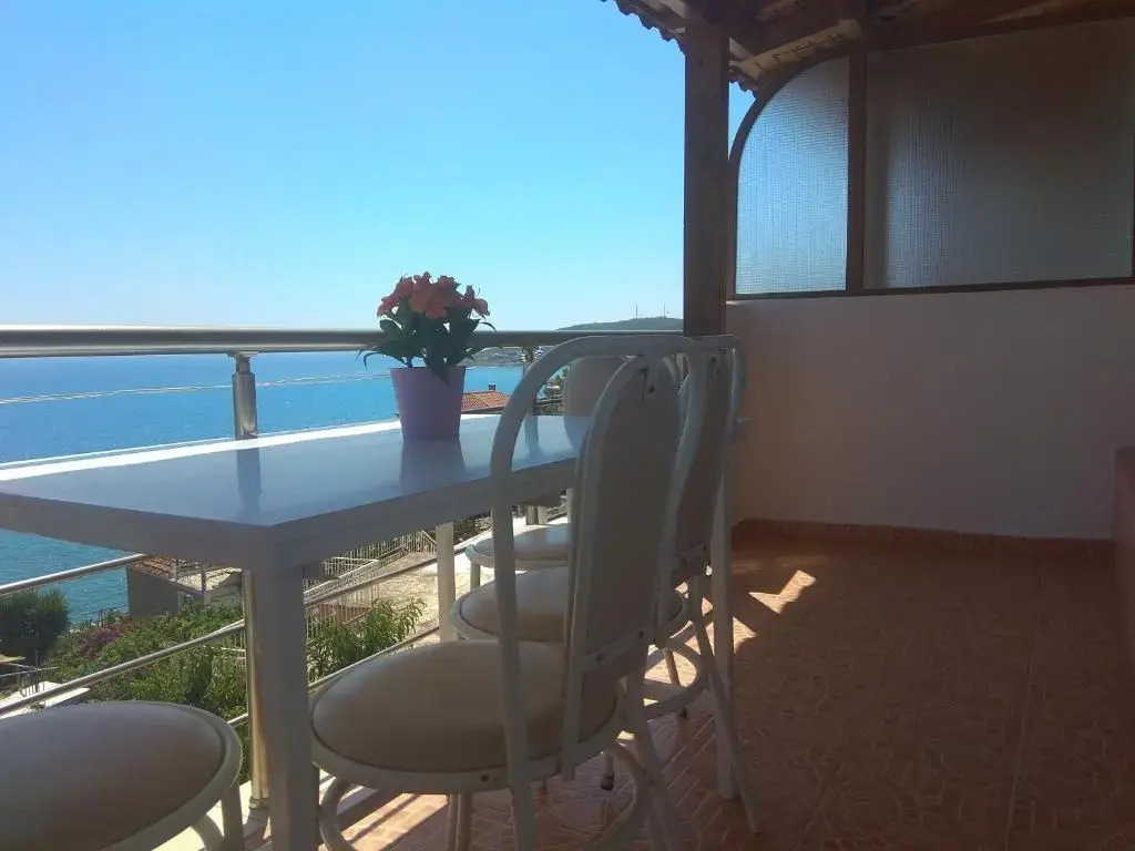Qeparo Pano Rooms