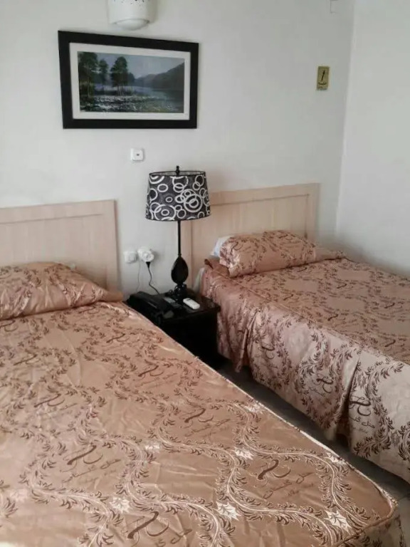 Gollestan Hotel