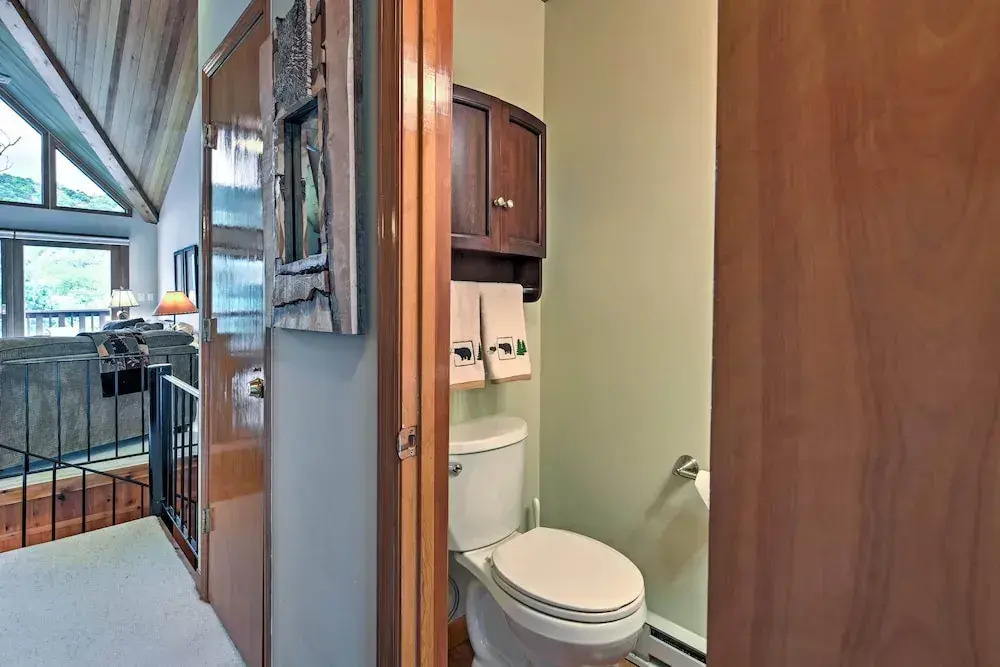 Year-round Fun in Beech Mountain! Condo w/ Balcony