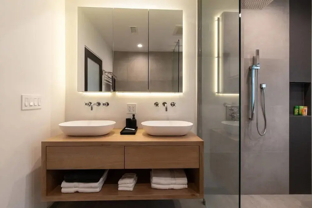 Bright and Spacious 2bdr With Stunning Views