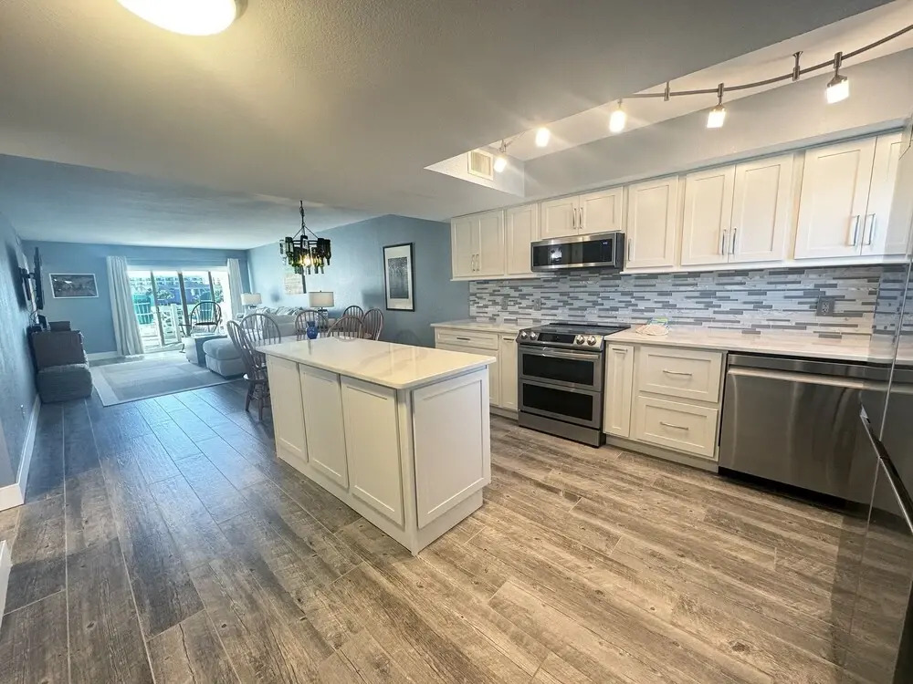237 El Matador 2 Bedroom Condo by RedAwning