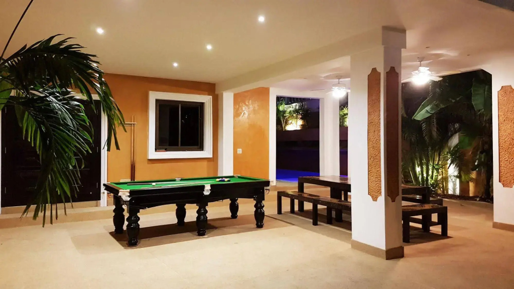 HIDELAND Luxury Pool Villa Pattaya Walking Street