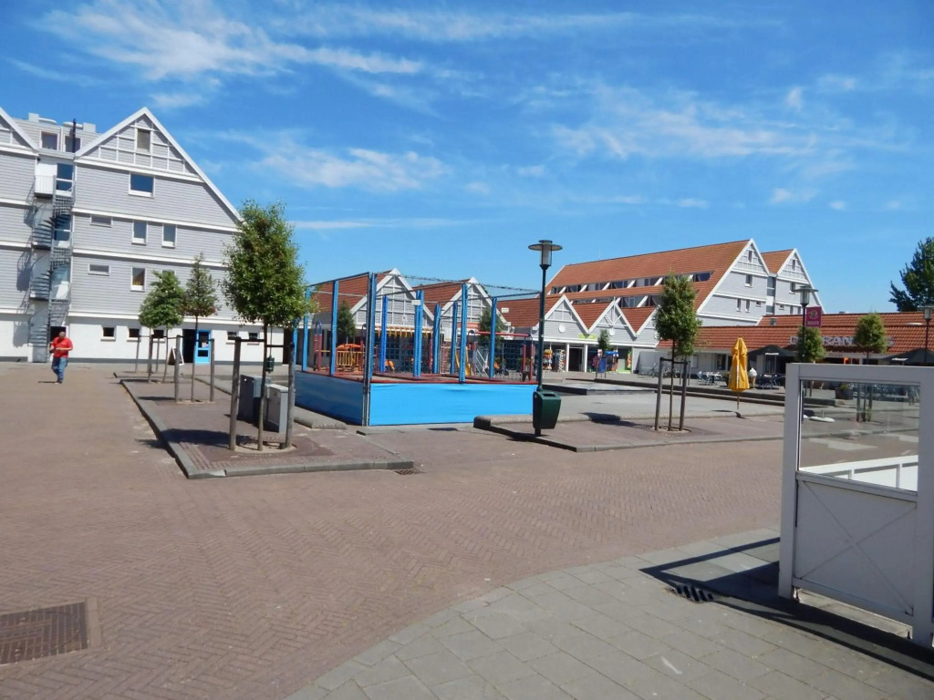 Traumhaftes-freistehendes-Ferienhaus-an-der-See-Strand-Yachthafen-W-Lan