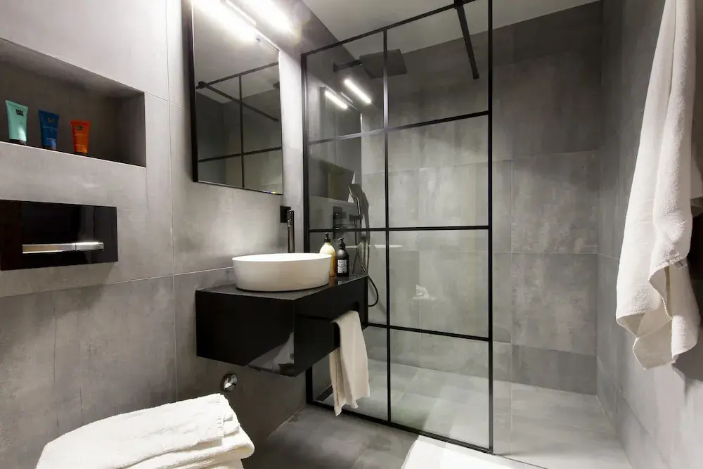 Shed HOTEL