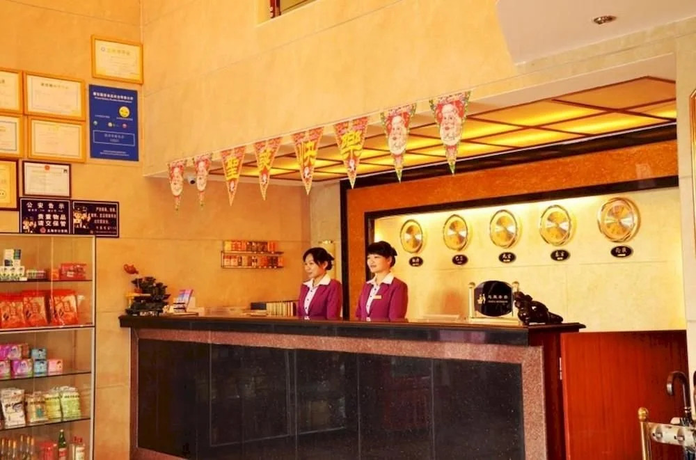 Purple Attic Holiday Hotel