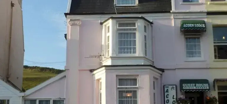 Acorn Lodge